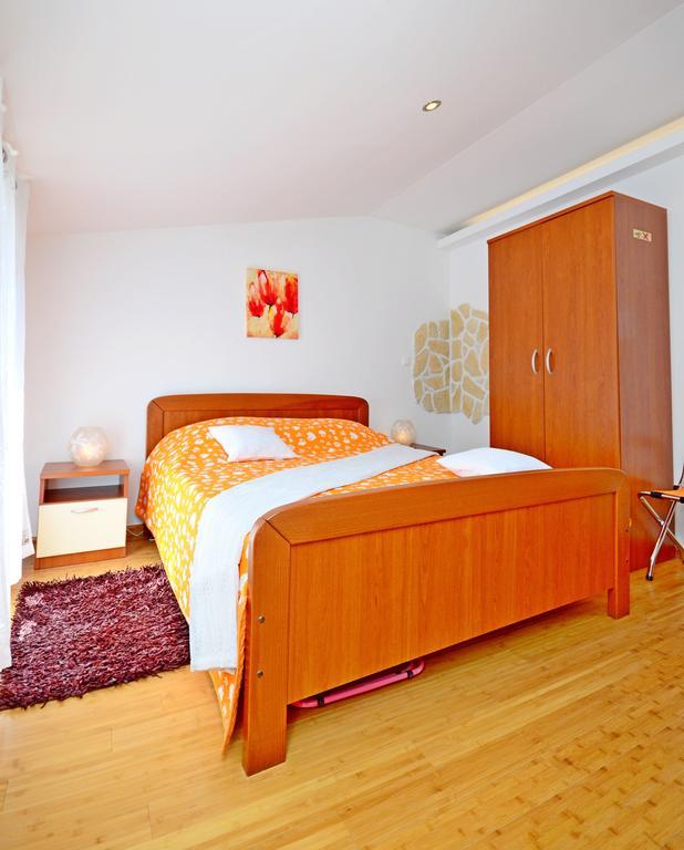 Villa Capo Split Room photo